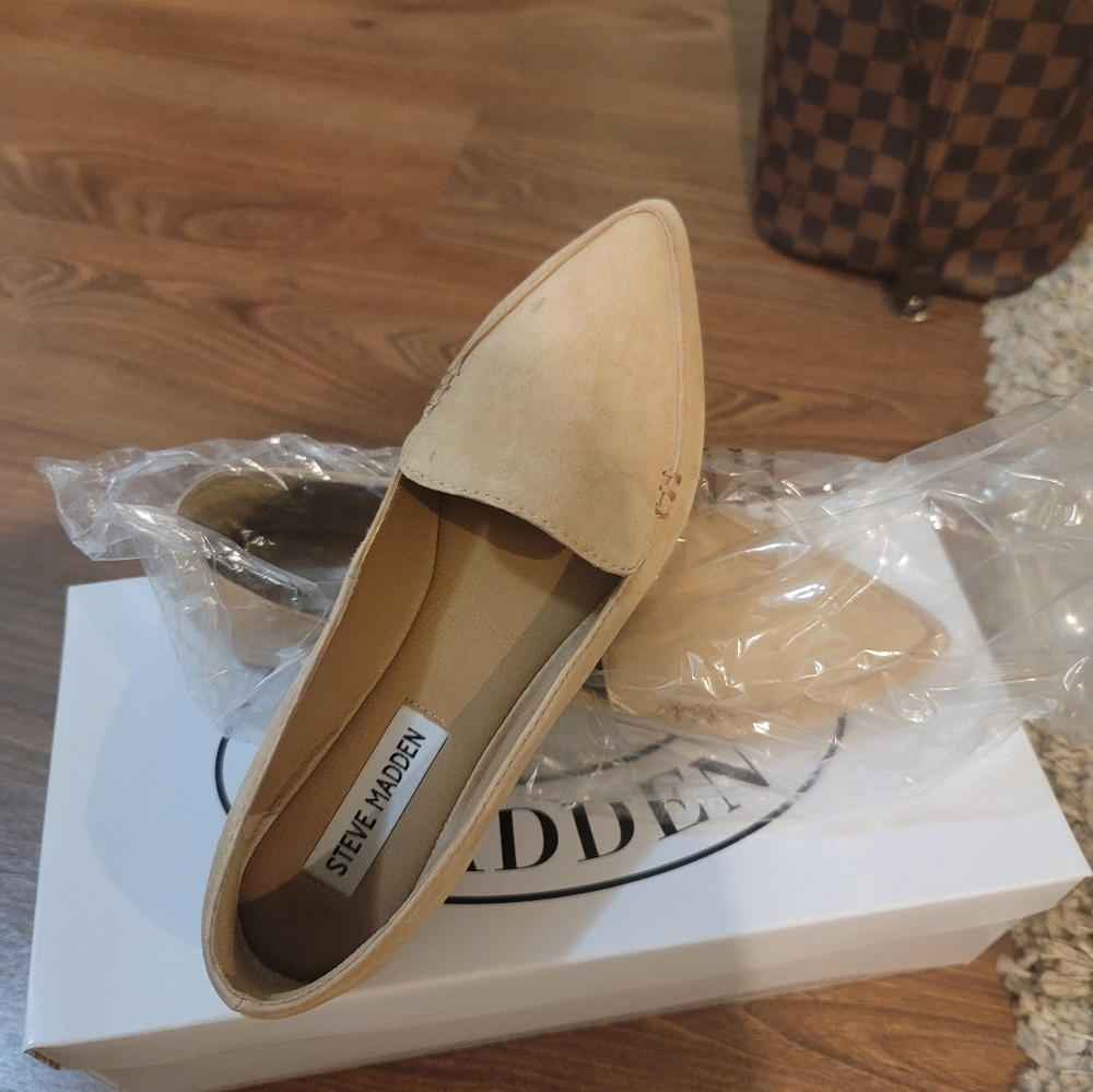 Women's Steve Madden tan suede flats sz 6.5
